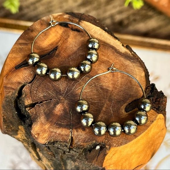 🏷️ Metal Beaded Hoop Earrings In Dark Titanium - Picture 1 of 4